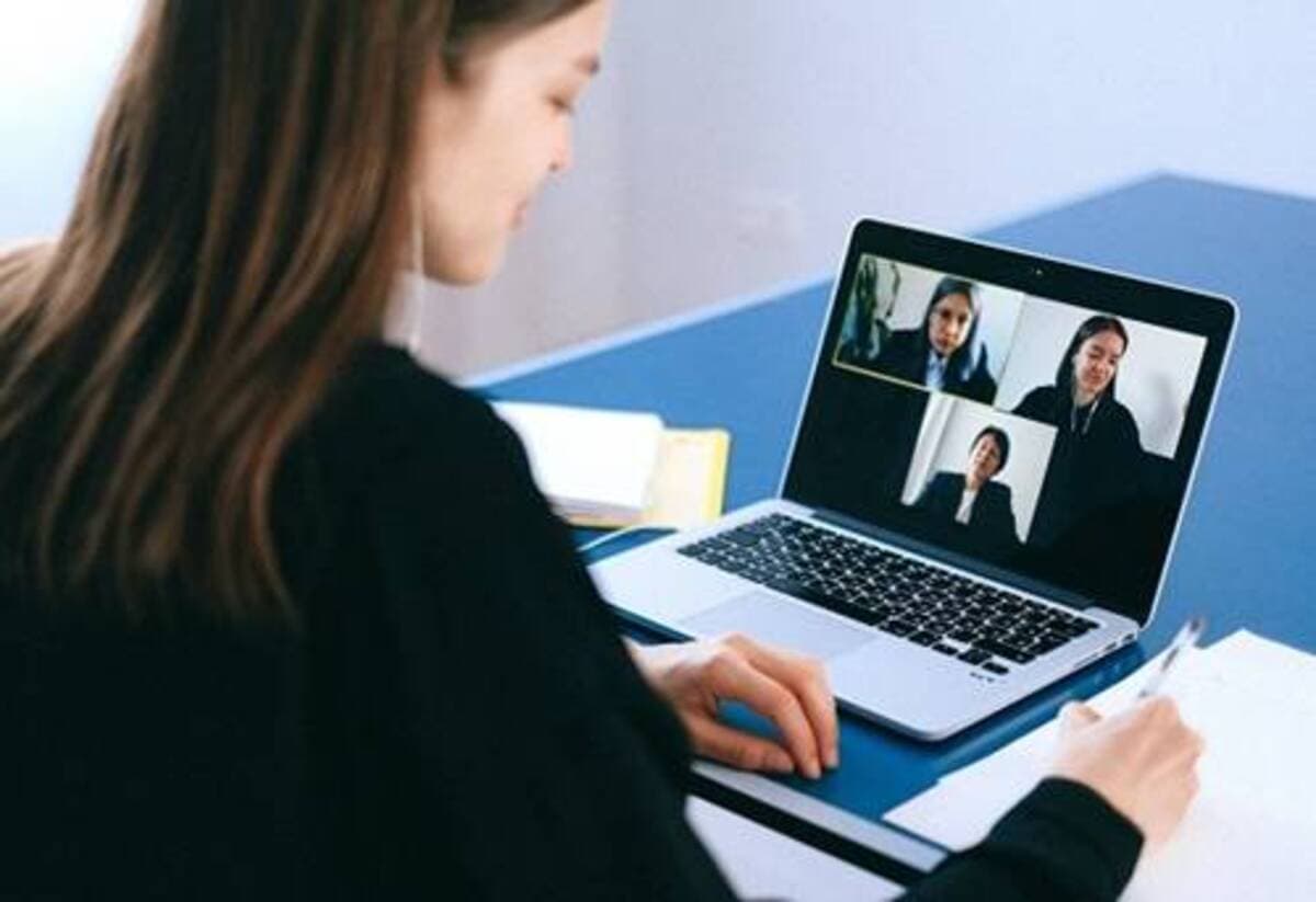 Nl_Nederlanders accepteren langzaam maar zeker het werken zonder face-to-face contact_1200x823_1